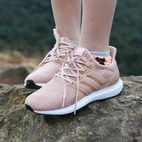 Cách Phối Đồ Với Giày Ultra Boost Nữ Chuẩn Phong Cách Cách Phối Đồ Với Giày Ultra Boost Nữ Chuẩn Phong Cách