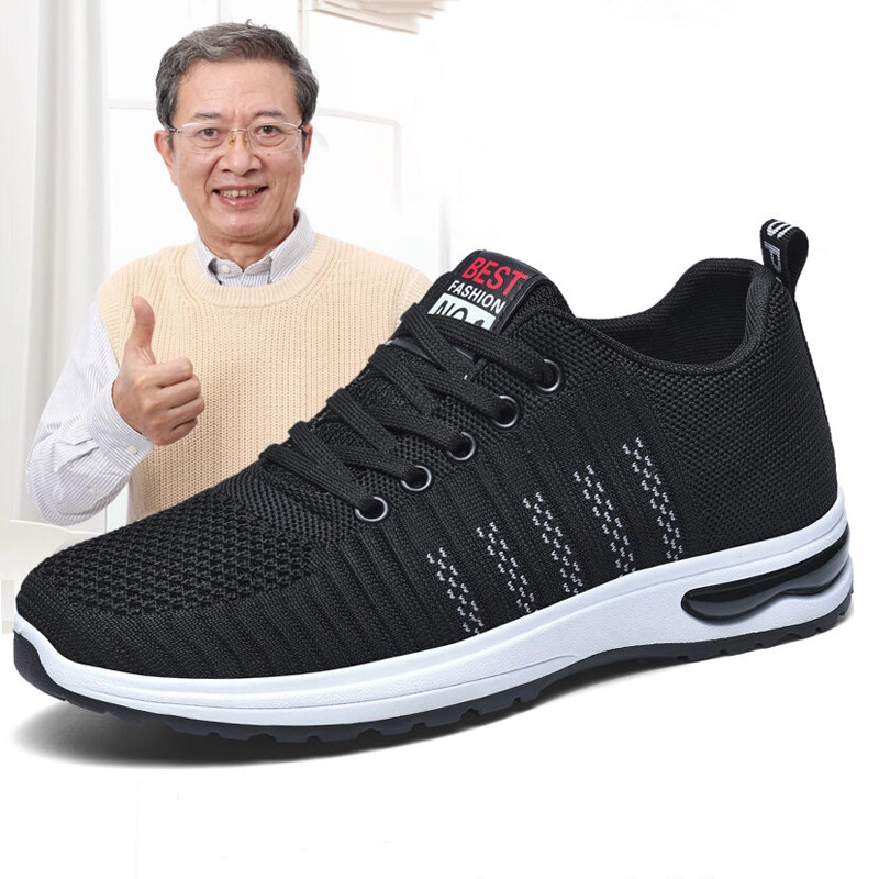Ảnh đôi giày thể thao làm bằng vải cotton với đế chống trượt