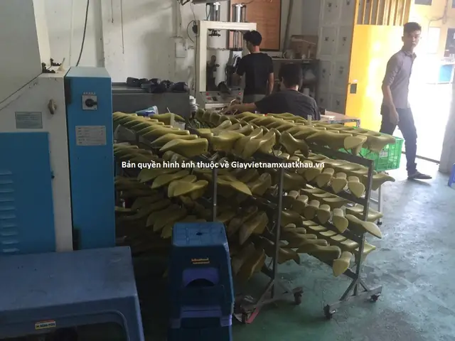 Một số hình ảnh tại xưởng sản xuất: