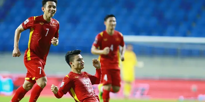 Các Cầu Thủ Việt Nam Đi Giày Gì