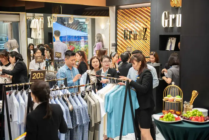 Nhiều Doanh Nghiệp Dệt May Việt Nam Đang Tập Trung Vào Thị Trường Nội Địa Với Nhiều Chiến Lược Phát Triển Mới.
