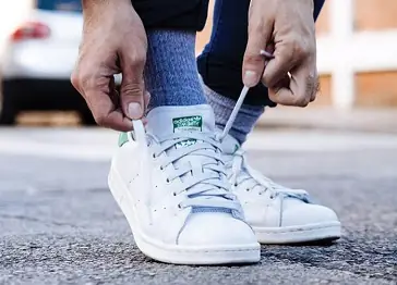 Cách Buộc Dây Giày Stan Smith Đẹp: Hướng Dẫn Chi Tiết