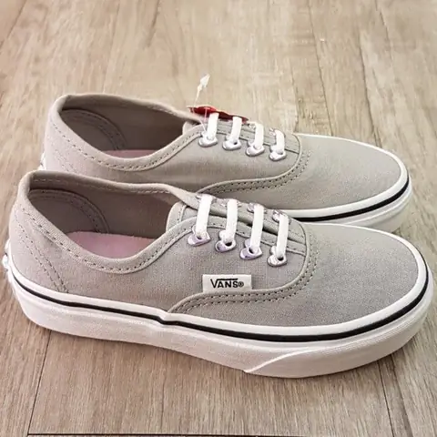 Cách Thắt Dây Giày Vans 4 Lỗ Vừa Đơn Giản Vừa Đẹp Mắt Cách Thắt Dây Giày Vans 4 Lỗ Vừa Đơn Giản Vừa Đẹp Mắt