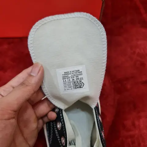 Cách giặt giày Converse không bị phai màu Cách giặt giày Converse không bị phai màu