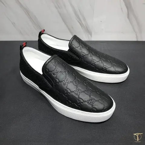 Giày Slip On: Khái Niệm, Phân Loại & Các Mẫu Giày Hot Nhất 2024