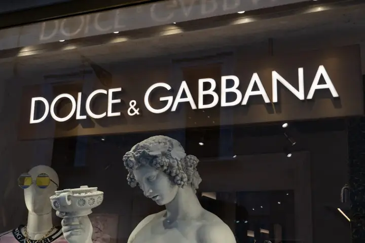 Sao Nhung Doi Giay Dolce Gabbana Luon Duoc San Lung.1