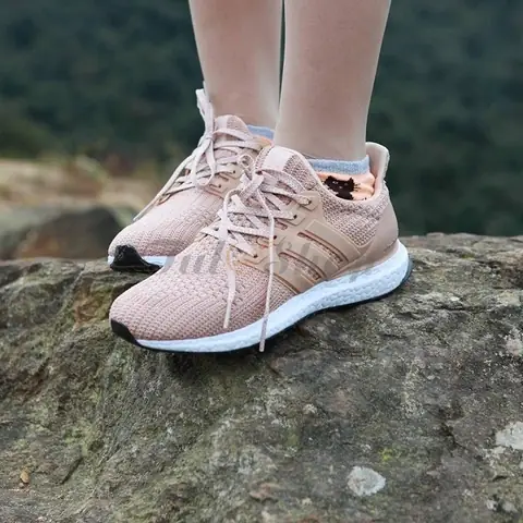Phối Đồ Sành Điệu Với Ultra Boost Dành Cho Nữ Giới