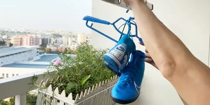 cách vệ sinh giày đá bóng chính hãng