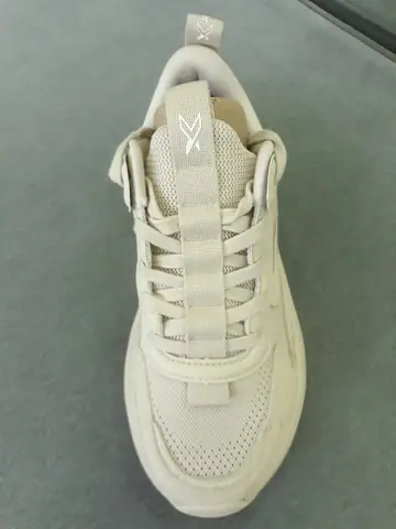 Kiểu Thắt Dây Giày Criss - Cross