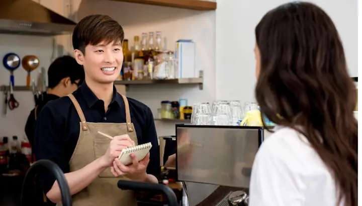 Chăm Sóc Khách Hàng Của Các Hãng Giày: Chiến Lược Tạo Khác Biệt