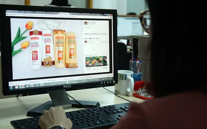chạy quảng cáo giày nike chính hãng trên facebook