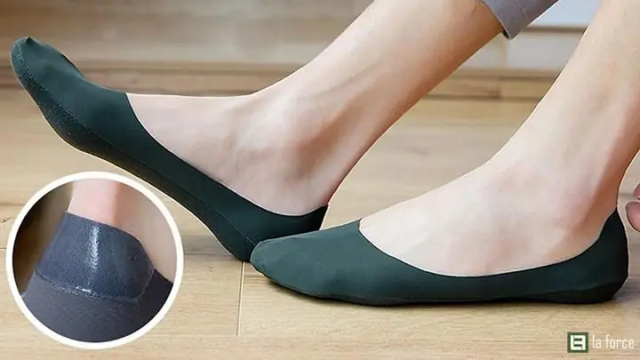 1. Chọn loại tất phù hợp, nhỏ gọn