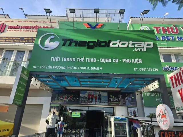 cửa hàng bán giày thể thao ở quận 9