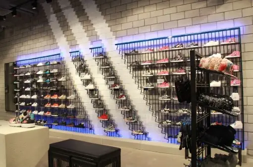 Cửa Hàng Giày Adidas Chính Hãng Tại Tphcm