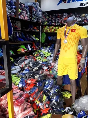 5. Cửa Hàng Giày Bóng Đá Futsal Giá Rẻ 5. Cửa Hàng Giày Bóng Đá Futsal Giá Rẻ