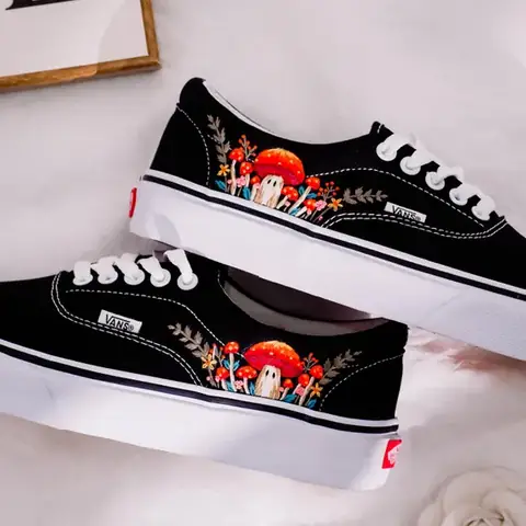 Dịch Vụ Custom Giày Vans Slip On Hồ Chí Minh: Nâng Tầm Phong Cách Riêng Biệt