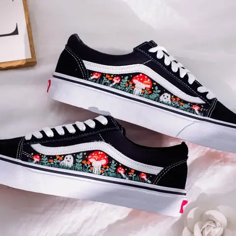 Dịch Vụ Custom Giày Vans Slip On Hồ Chí Minh: Nâng Tầm Phong Cách Riêng Biệt