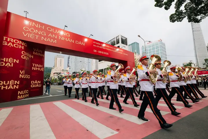Nhiều hoạt động trong Chương trình ''Vinh quang Công an nhân dân'' ở TP. Hồ Chí Minh Nhiều hoạt động trong Chương trình ''Vinh quang Công an nhân dân'' ở TP. Hồ Chí Minh