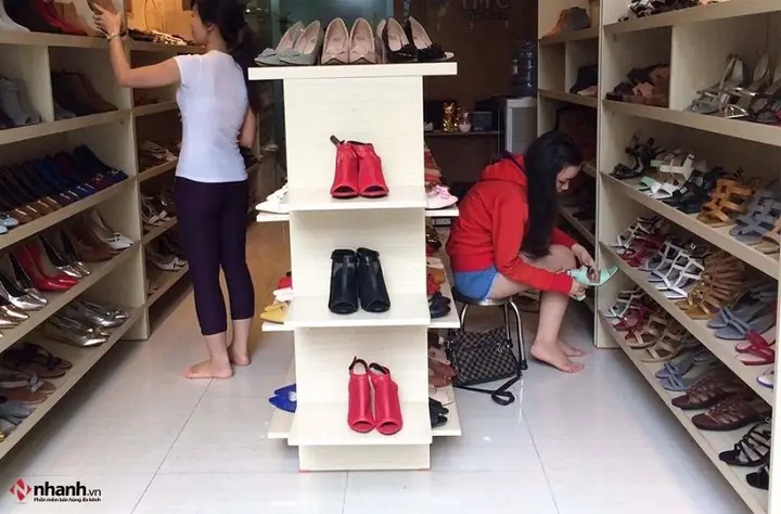 1. Có nên kinh doanh giày dép không? 1. Có nên kinh doanh giày dép không?