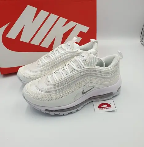 Giày Air Max 97 Màu Vàng Xanh Giá Bao Nhiêu? Đánh Giá Chi Tiết