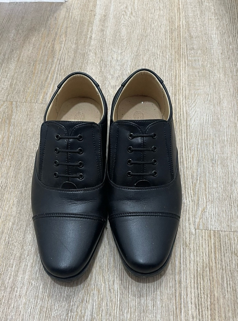 Giá thuê giày tây TPHCM