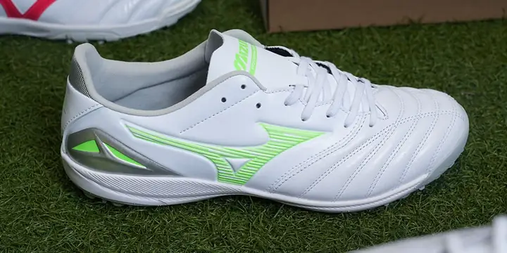 Top 5 Dòng Giày Đá Bóng Mizuno Sân Cỏ Nhân Tạo Bán Chạy Tại Thanh Hùng Futsal