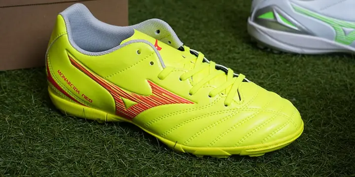 Top 5 Dòng Giày Đá Bóng Mizuno Sân Cỏ Nhân Tạo Bán Chạy Tại Thanh Hùng Futsal