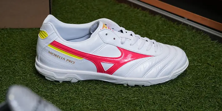 Top 5 Dòng Giày Đá Bóng Mizuno Sân Cỏ Nhân Tạo Bán Chạy Tại Thanh Hùng Futsal