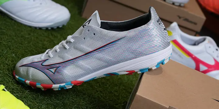 Top 5 Dòng Giày Đá Bóng Mizuno Sân Cỏ Nhân Tạo Bán Chạy Tại Thanh Hùng Futsal