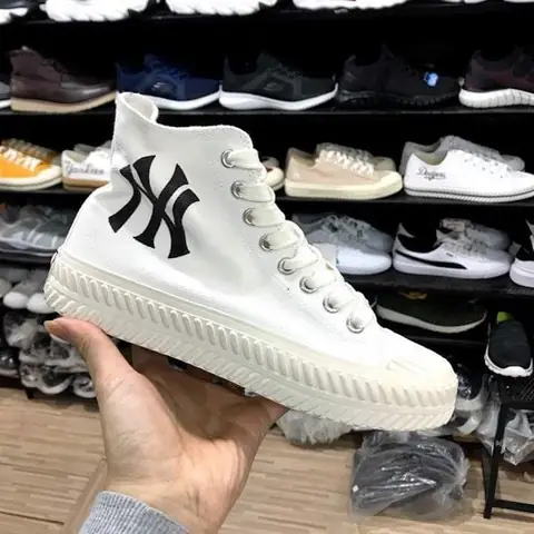 1. Giayla.com shop giày boot nữ cao cổ đẹp nhất Hà Nội