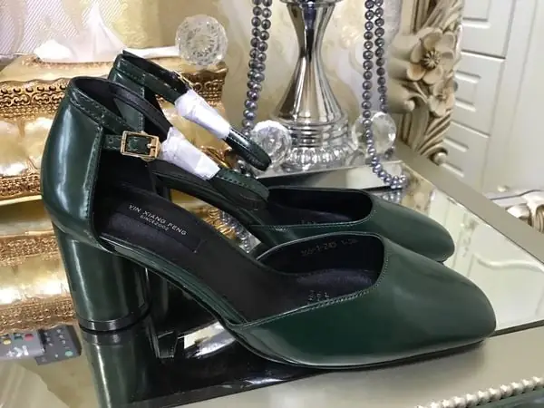 Giày Cao Gót Yin Xiang Feng 2002: Đánh Giá Chi Tiết Từ Chuyên Gia