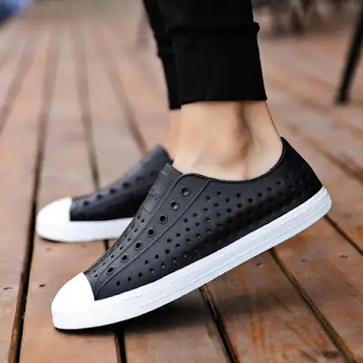 Giày Đi Mưa Tiện Lợi Mà Vẫn Thời Trang: