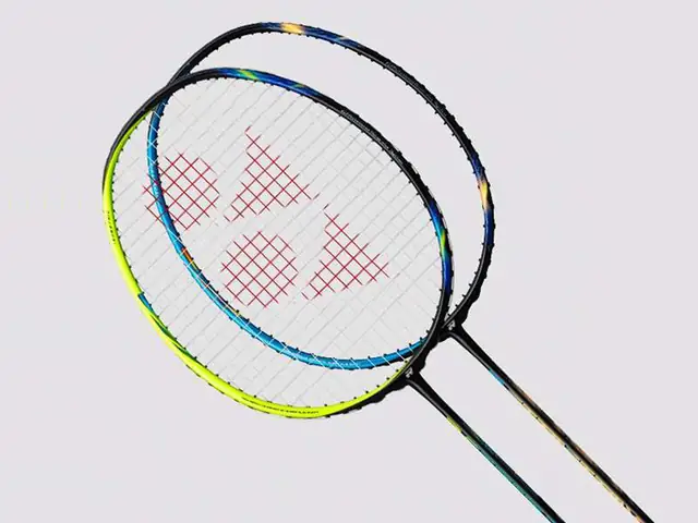 1. Vợt cầu lông Yonex