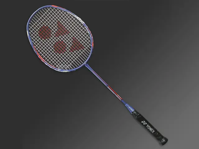 1. Vợt cầu lông Yonex