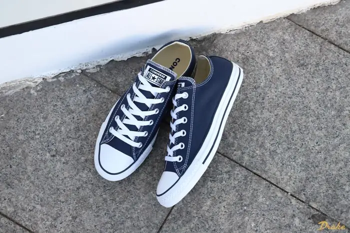 Giày Converse Classic thấp cổ màu xanh navy sở hữu những ưu điểm nổi trội Giày Converse Classic thấp cổ màu xanh navy sở hữu những ưu điểm nổi trội