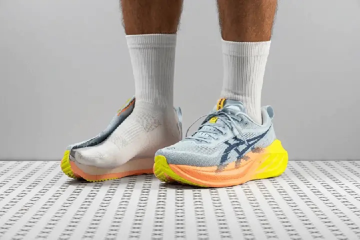 Review ASICS Superblast 2: Không carbon plate nhưng hiệu năng vẫn vượt mong đợi