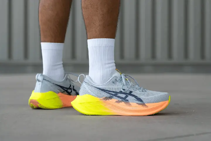 Review ASICS Superblast 2: Không carbon plate nhưng hiệu năng vẫn vượt mong đợi