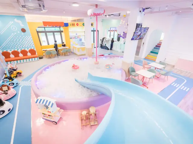 1. Kawaii family & kids cafe 1. Kawaii family & kids cafe