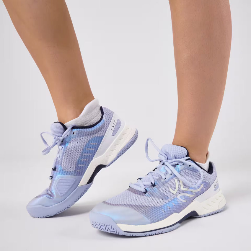 Giày Fast xanh tím với thiết kế trẻ trung, màu sắc pastel bắt mắt