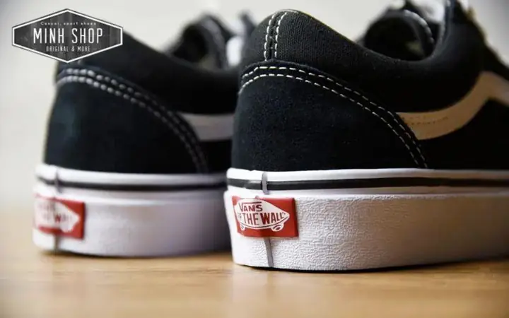 Nhận Biết Giày Vans Chính Hãng Qua Đường Chỉ Ở Phần Gót
