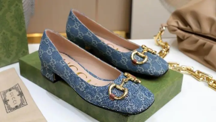 Giày Gucci Nữ Chính Hãng Giá Bao Nhiêu