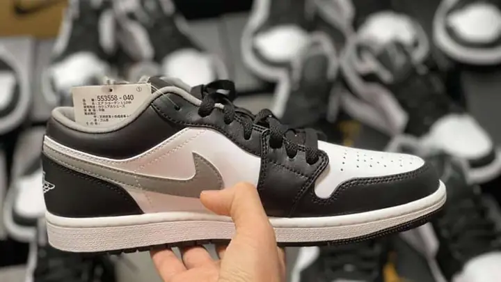 Giày Jordan chính hãng giá bao nhiêu ? Giày Jordan chính hãng giá bao nhiêu ?