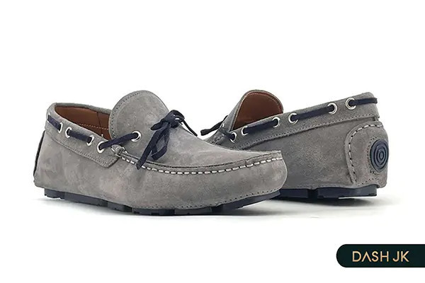 Giày lười da lộn Duca Di Morrone với chi tiết dây viền cổ giày độc đáo tại Mii Shop