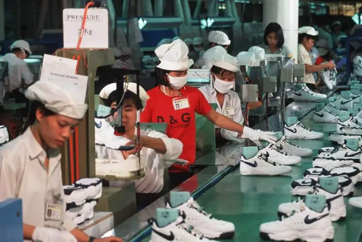 Vì sao những nhà máy Nike lại chuyển về nước ta?