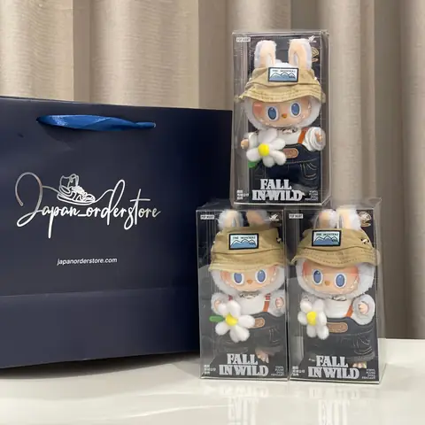 Xuất xứ The Monsters Fall in Wild Labubu Macarons
