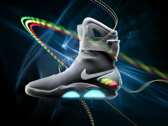 Khám Phá Giày Nike Không Tự Buộc Dây Bttf: Huyền Thoại Công Nghệ