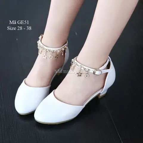 Giày Sandal Cao Gót Cột Dây Màu Trắng Giày Sandal Cao Gót Cột Dây Màu Trắng