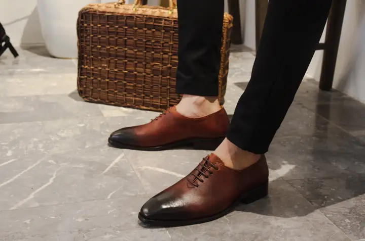 Giày Tây Dây Buộc Màu Nâu Phối Đồ: Hướng Dẫn Phong Cách Nam Giới