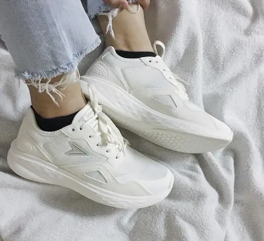 Đánh Giá Giày Thể Thao Nam Biti's Hunter Milky DSMH00600TRG Trắng Đánh Giá Giày Thể Thao Nam Biti's Hunter Milky DSMH00600TRG Trắng