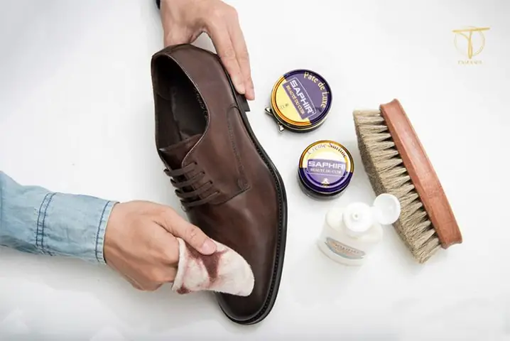 Cách Chữa Giày Da Bị Tróc Bằng Cồn, Xi Đánh Giày Và Sơn Móng Tay